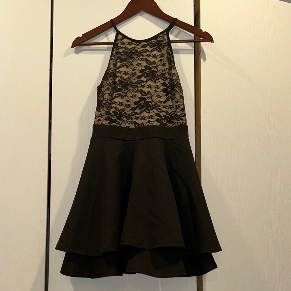 Elegant Black Lace Halter Homecoming Formal Dress